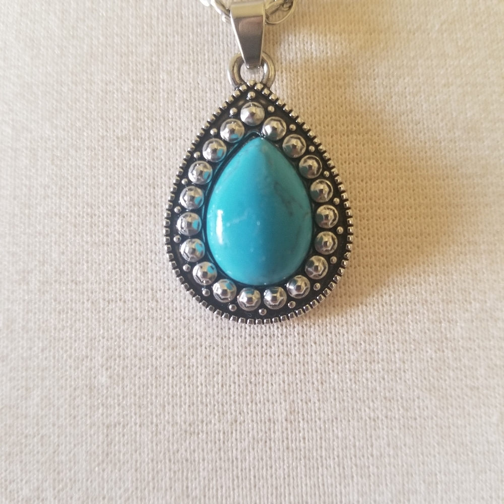 Turquoise Necklace - Picture 2 of 3